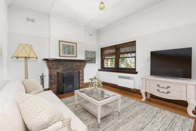 Apartment For Lease - VIC - Elwood - 3184 - CLAUDIAN - BOUTIQUE ART DECO APARTMENT  (Image 2)