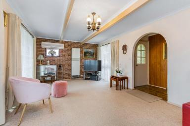 House Leased - VIC - Strathdale - 3550 - Charming Family Home!  (Image 2)