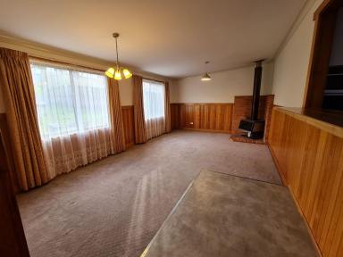 House For Lease - TAS - Deloraine - 7304 - Everything You Need  (Image 2)