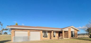 House For Lease - NSW - Deepwater - 2371 - Stunning Large Family Home, 10 minutes drive from Deepwater.  (Image 2)