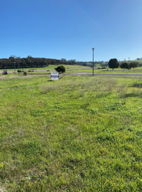 Residential Block Sold - SA - American River - 5221 - Sub-dividable (STCC), superb flat building block. 1200 m2, views to the lagoon. Power and sewer connections.  (Image 2)
