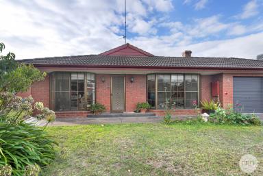 House For Lease - VIC - Alfredton - 3350 - BEAUTIFUL FOUR BEDROOM HOME IN ALFEDTON!  (Image 2)