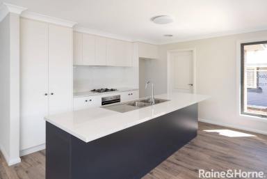 House For Lease - NSW - Gobbagombalin - 2650 - Luxury Villa (Image 2)