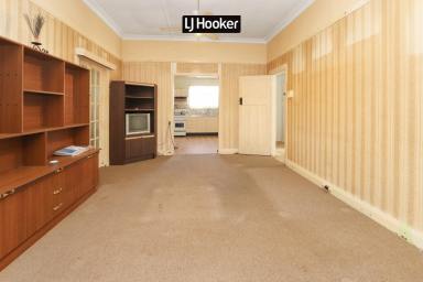 House For Sale - NSW - Inverell - 2360 - Character on Chisholm  (Image 2)