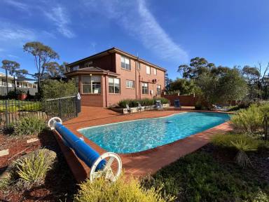 House For Sale - VIC - Maryborough - 3465 - Spectacular spacious resort style custom built luxury home 4bed plus study and 3 living areas in exclusive Maryborough location!  (Image 2)