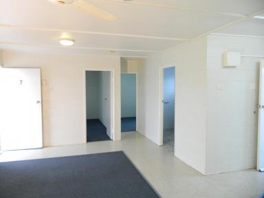 Unit Leased - QLD - North Mackay - 4740 - 2 BEDROOM UNIT IN NORTH MACKAY  (Image 2)