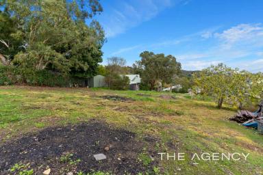 Residential Block For Sale - WA - Swan View - 6056 - 831m2 - Elevated, private and on the door step of the Swan Valley.  (Image 2)