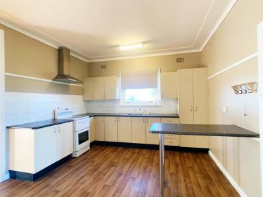 House Leased - NSW - Tamworth - 2340 - Beautiful Country Views  (Image 2)
