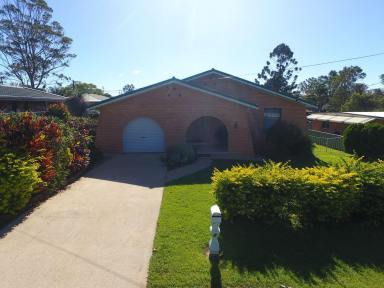 House Sold - NSW - Casino - 2470 - BARGAIN BUY - THREE BEDROOM BRICK HOME  (Image 2)