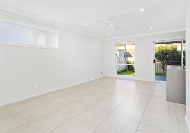 Townhouse For Lease - NSW - Kiama Downs - 2533 - Duplex on Jones Beach  (Image 2)