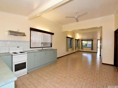 House For Sale - QLD - Tully - 4854 - FOUR BEDROOM HOME CLOSE TO TOWN  (Image 2)