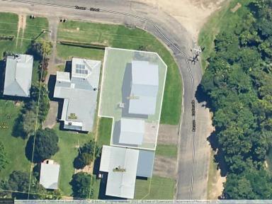 House For Sale - QLD - Tully - 4854 - FOUR BEDROOM HOME CLOSE TO TOWN  (Image 2)
