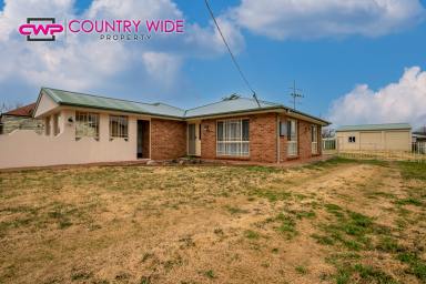 House Leased - NSW - Glen Innes - 2370 - 4 Bedroom Family Home Soon Available!  (Image 2)