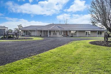 House For Sale - VIC - Heywood - 3304 - Rural 5-bedroom Equine Haven  (Image 2)