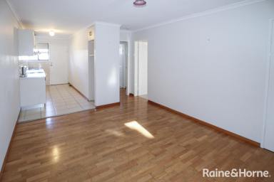 Unit For Lease - NSW - Wagga Wagga - 2650 - CENTRALLY RENOVATED UNIT  (Image 2)