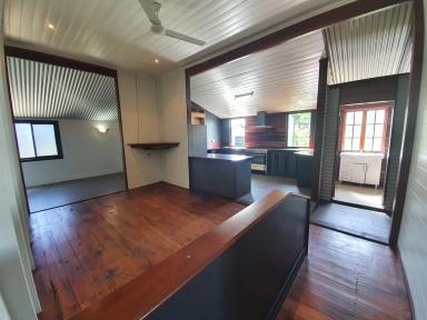 House For Lease - QLD - Cooktown - 4895 - Large 3 Bedroom Queenslander For Rent  (Image 2)
