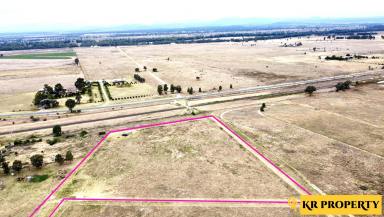Residential Block For Sale - NSW - Narrabri - 2390 - FLOOD FREE BLOCK ONLY MINUTES FROM TOWN, WITH VIEWS TO THE MOUNTAINS!!  (Image 2)