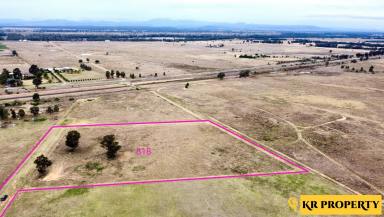 Residential Block For Sale - NSW - Narrabri - 2390 - LOVELY MOUNTAIN VIEWS, CLOSE TO TOWN...TWO HECTARES FLOOD FREE AND READY FOR YOUR DREAM HOME!!  (Image 2)