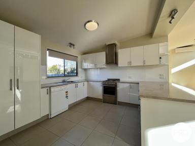 House For Lease - NSW - North Albury - 2640 - GENEROUS UNIT  (Image 2)