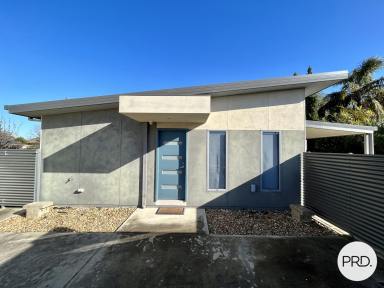 House For Lease - NSW - North Albury - 2640 - GENEROUS UNIT  (Image 2)