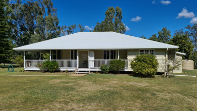 House For Sale - QLD - Gayndah - 4625 - Beautiful  100-year-old  Renovated Homestead on approx 9.5Acres  (Image 2)