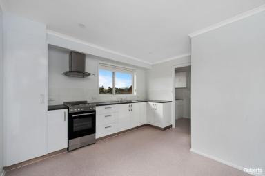 House Leased - TAS - Glenorchy - 7010 - Location Location!  (Image 2)