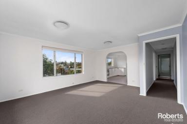 House Leased - TAS - Glenorchy - 7010 - Beautifully Updated Family Home  (Image 2)