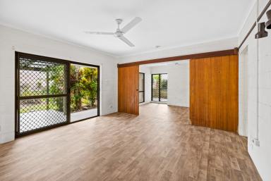 House Auction - QLD - Clifton Beach - 4879 - THE RENOVATORS DREAM  (Image 2)