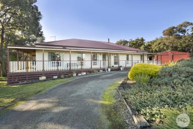House For Sale - VIC - Haddon - 3351 - Country Style Residence In Quiet Haddon Court  (Image 2)