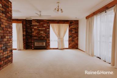 House For Lease - NSW - Lake Albert - 2650 - MODERN COMFORT IN A PRIME LAKE ALBERT LOCATION  (Image 2)