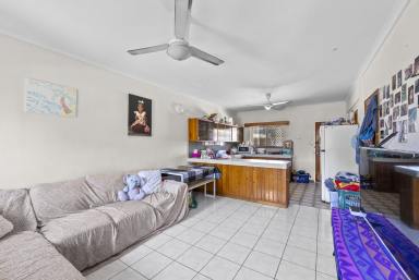 Unit Leased - QLD - Manoora - 4870 - 2 BEDROOM TOWNHOUSE - CONVENIENT LOCATION!  (Image 2)