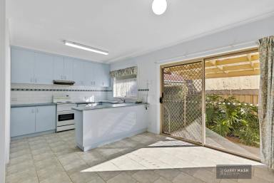 Townhouse For Sale - VIC - Wangaratta - 3677 - Neat & Complete  (Image 2)