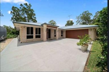 House For Sale - QLD - Cedar Vale - 4285 - AN AMAZING PRIVATE HOME ON ACREAGE (Image 2)