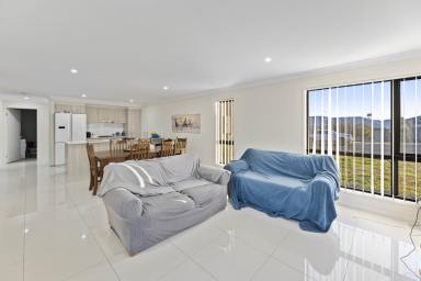 Duplex/Semi-detached For Sale - QLD - Wyreema - 4352 - Great value investment opportunity!  (Image 2)
