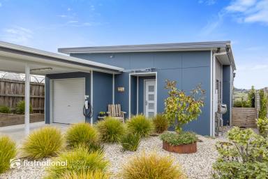 Unit For Sale - TAS - Margate - 7054 - Warm and Stylish  (Image 2)