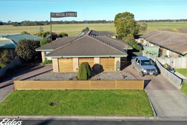 House Sold - VIC - Yarram - 3971 - LARGE FAMILY HOME WITH SPACE GALORE  (Image 2)