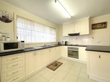 Unit For Sale - VIC - Swan Hill - 3585 - Love where you live  (Image 2)