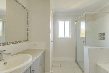 Unit Leased - QLD - Harlaxton - 4350 - GORGEOUS MODERN 2 BEDROOM TOWNHOUSE  (Image 2)