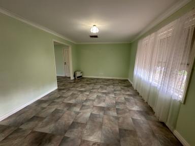 House Leased - NSW - Tumut - 2720 - 3 Bedroom Brick Home  (Image 2)