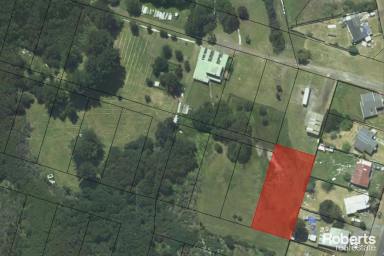 House For Sale - TAS - Zeehan - 7469 - UNLOCK THE POTENTIAL - two blocks of land and large shed/workshop.  (Image 2)