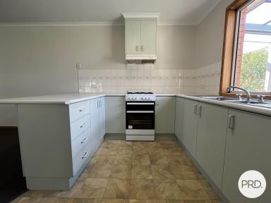 Townhouse For Lease - NSW - Lavington - 2641 - CONVENIENT LOCATION  (Image 2)