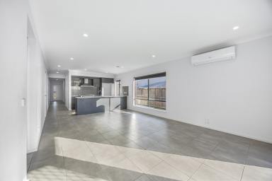 House Leased - VIC - Smythes Creek - 3351 - Four Bedroom Home in Pinnacle Estate  (Image 2)