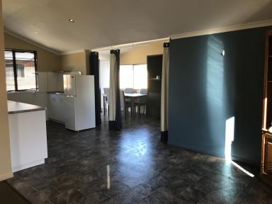 Unit For Lease - QLD - West Mackay - 4740 - Low maintenance 3 bedroom unit close to shops and hospital  (Image 2)