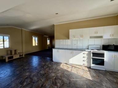 Unit Leased - QLD - West Mackay - 4740 - Low maintenance 3 bedroom unit close to shops and hospital  (Image 2)