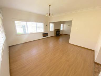 House Leased - NSW - Goulburn - 2580 - GREAT VIEWS  (Image 2)