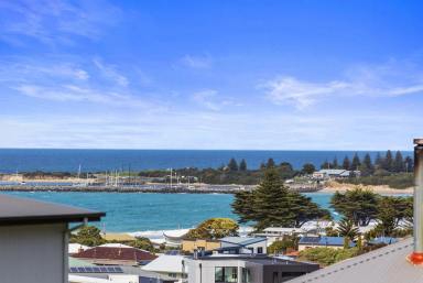 House For Sale - VIC - Apollo Bay - 3233 - LARGE MODERN HOME WITH SPECTACULAR SEA VIEWS  (Image 2)