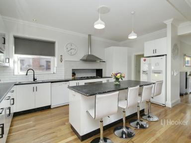 House Leased - VIC - Bairnsdale - 3875 - Beautifully renovated family home - close to CBD  (Image 2)