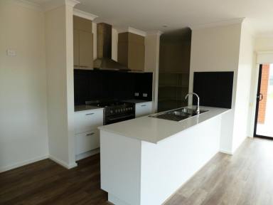 House Leased - VIC - Stratford - 3862 - IDEAL LOCATION!  (Image 2)