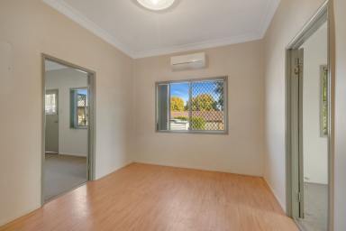 Unit Leased - QLD - Toowoomba City - 4350 - Conveniently Positioned Unit  (Image 2)