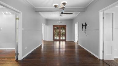House Leased - QLD - Bungalow - 4870 - *** APPROVED APPLICATION *** HI-SET QUEENSLANDER - PERFECTLY LOCATED ON CITY FRINGE!  (Image 2)